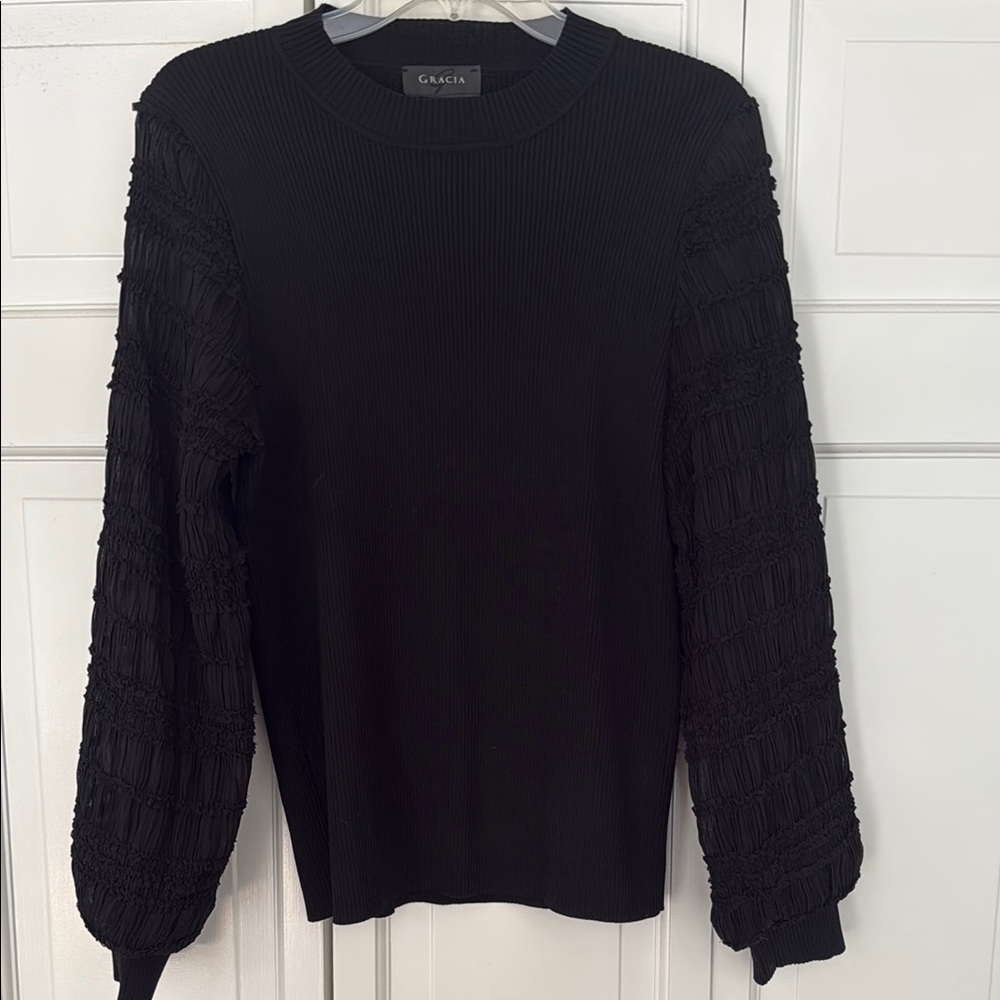 Gracia Black Textured Crewneck Sweater with Puff Sleeves